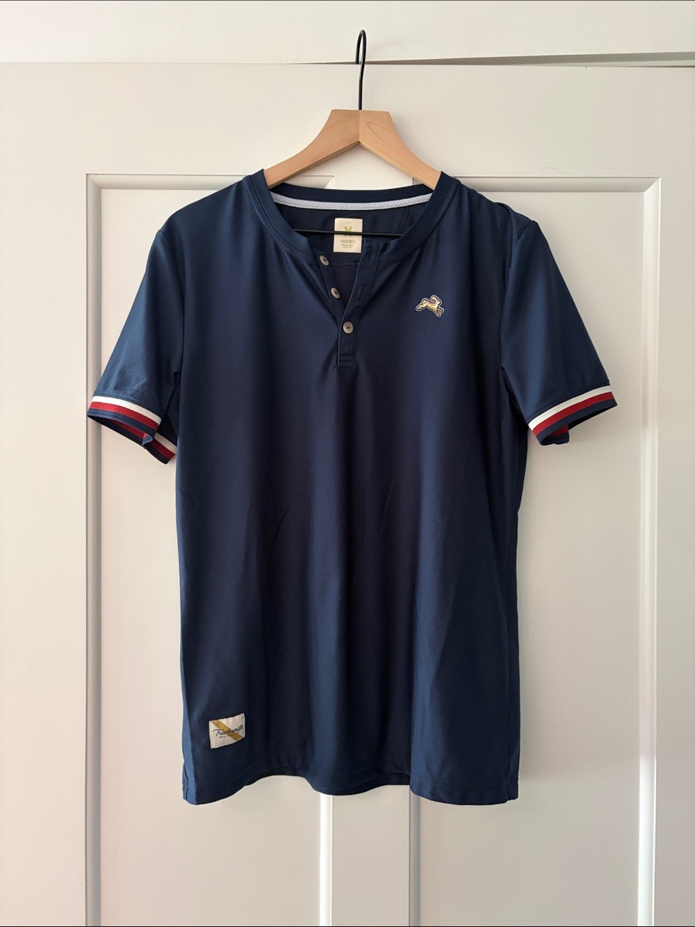 Tracksmith VC Henley Tee Navy | Men’s Size M